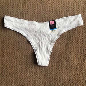 Maidenform Thong Panties Solid White Bow Keyhole Back Women's Size XL / 8 NWT